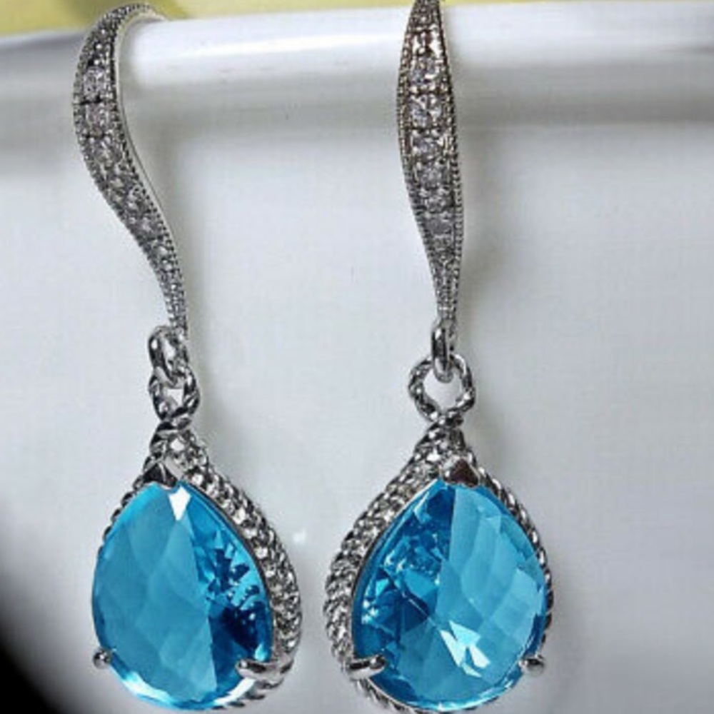 NEW 925 Sterling silver Diamond 💎 Earrings